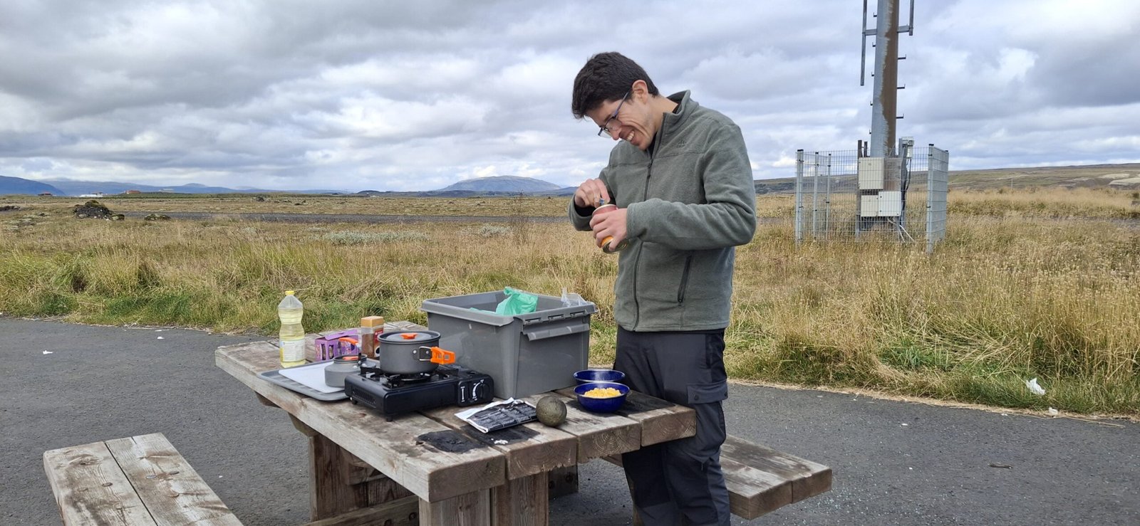 COCINAR EN ISLANDIA EN UNA CAMPEVAND